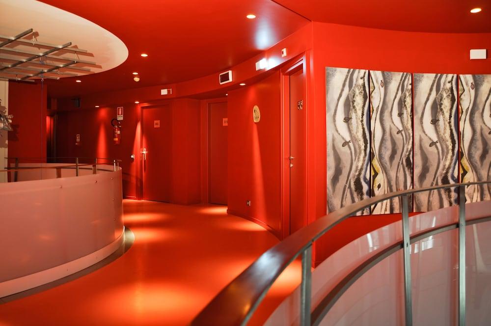 Poseidon Hotel 4*