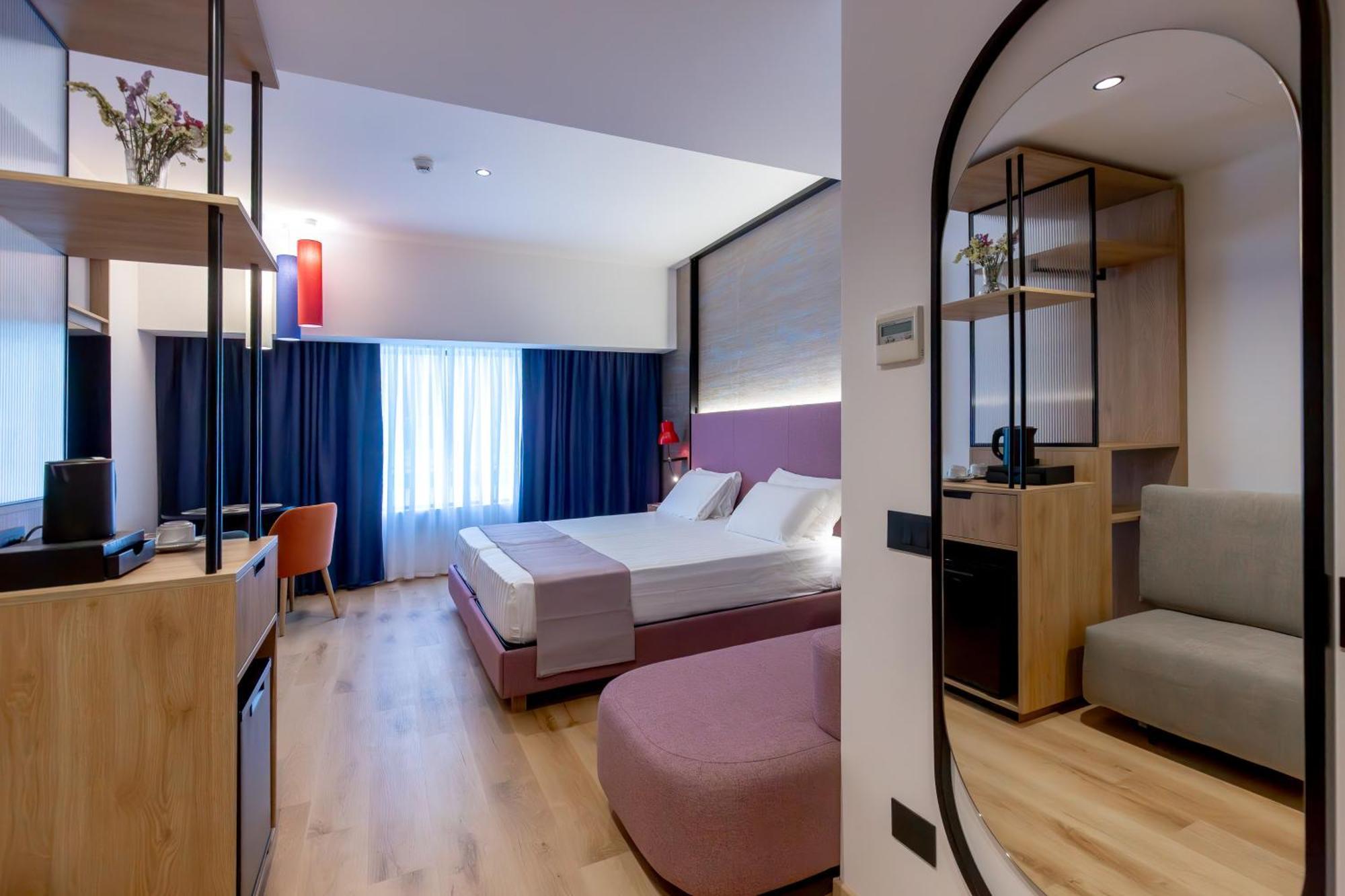 Poseidon Hotel 4*